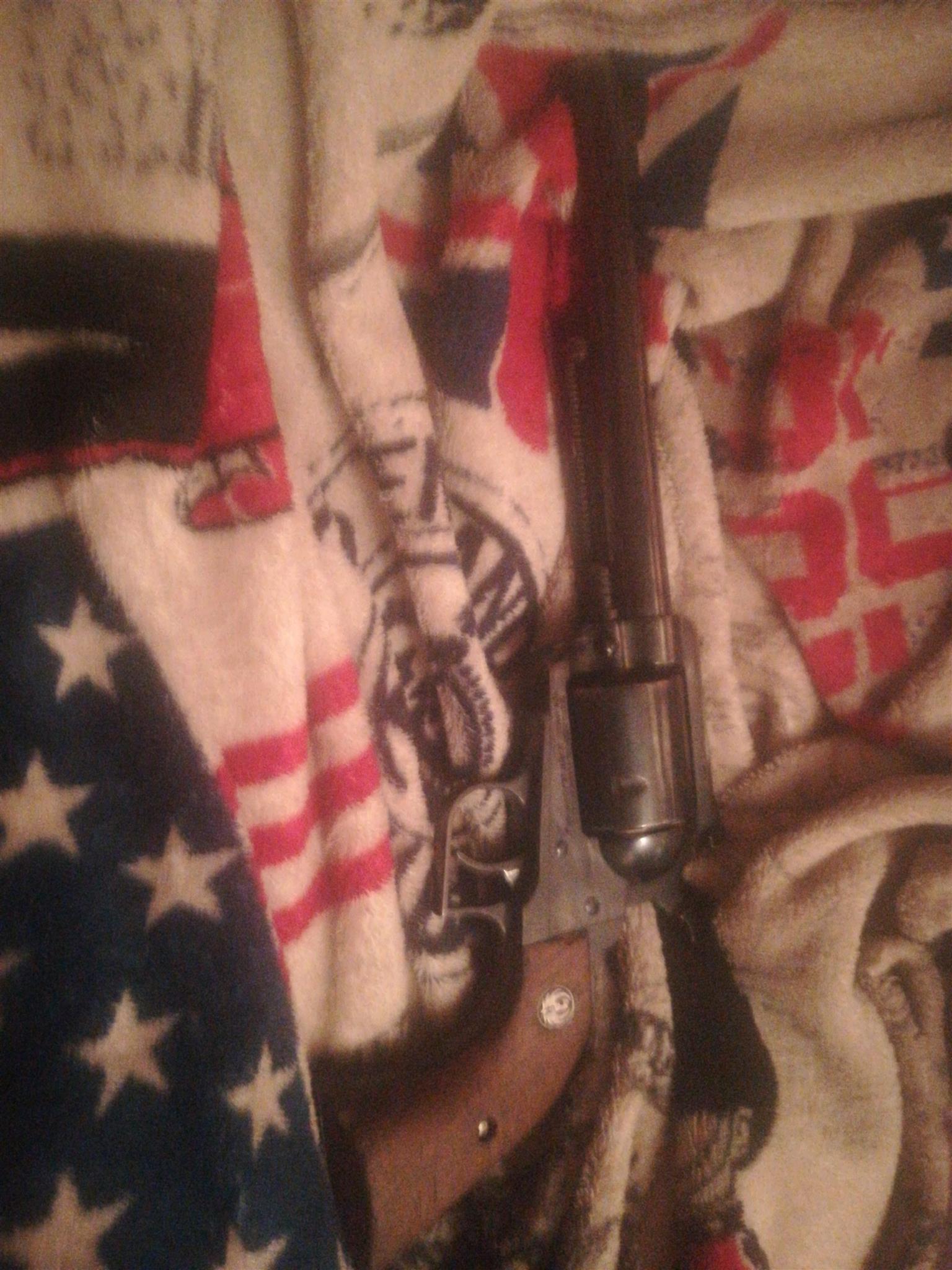 Gun for sale.. Ruger. 44 magnum cal new model super blackhawk 