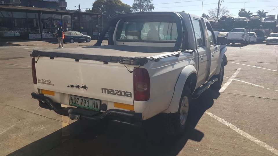 Mazda drifter 2.5 WL stripping - Private Seller