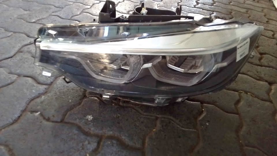 BMW M4 led ADAPTIVE HEADLIGHT