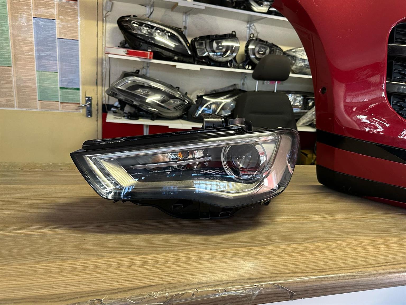 2016 AUDI A3 HEADLIGHT LEFTSIDE IN PRESTINE CONDITION FOR SALE - Private Seller 2016 AUDI A3 HEADLIGHT LEFTSIDE IN PRESTINE CONDITION FOR SALE - Private Seller