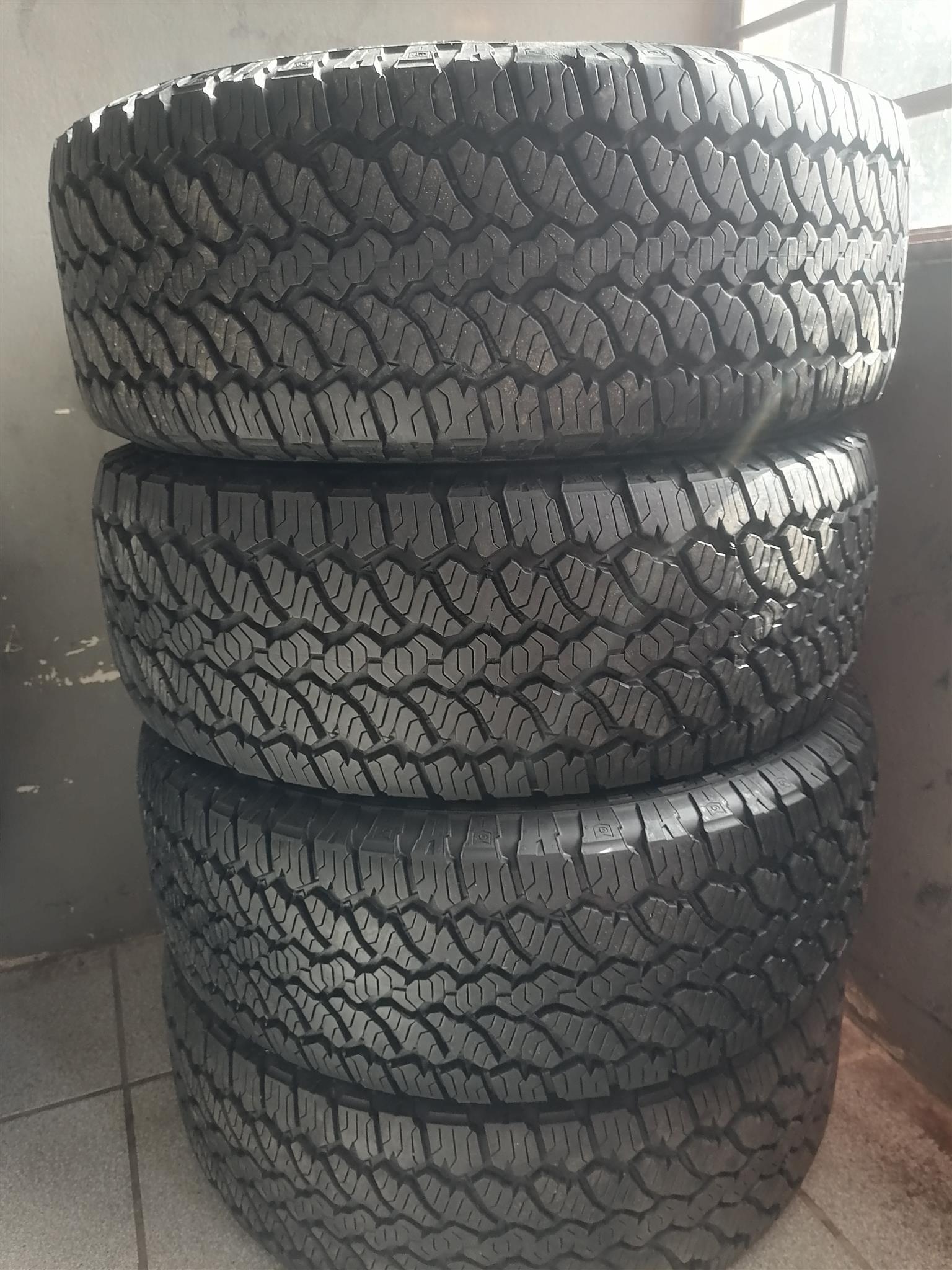 General Grabber AT3 255 60 18 (USED TYRES)