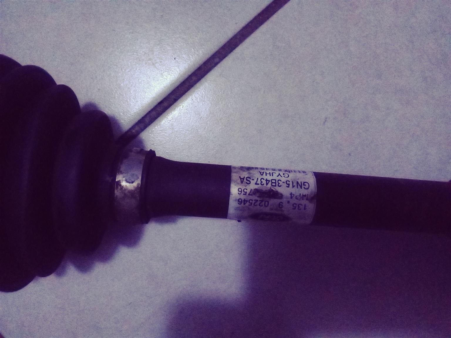 Front left drive shaft axle for 1.0L Ford ecosport A/T - Private Seller