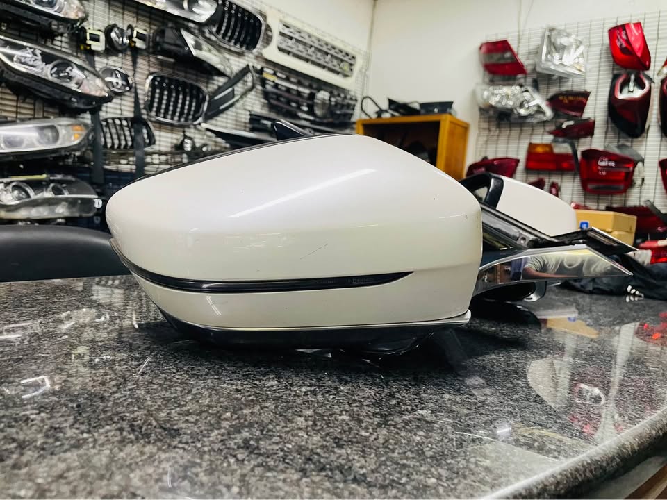 BMW 7 series G11 mirrors - Private Seller BMW 7 series G11 mirrors - Private Seller