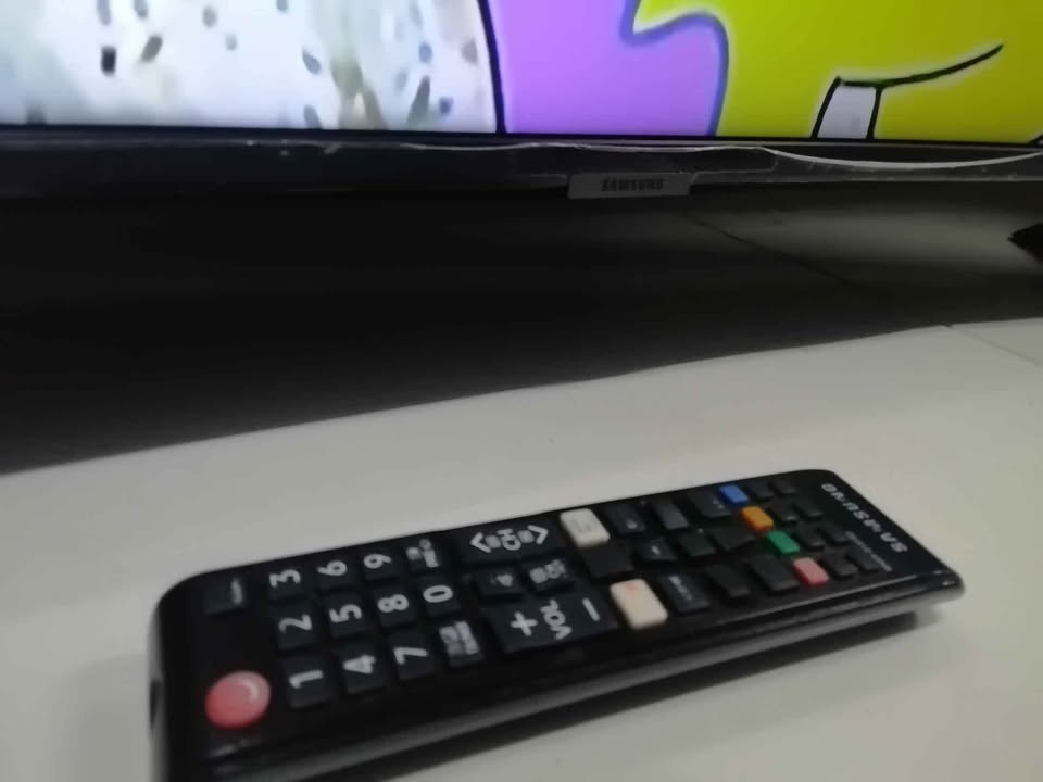 SAMSUNG 55" SMART CURVE TV