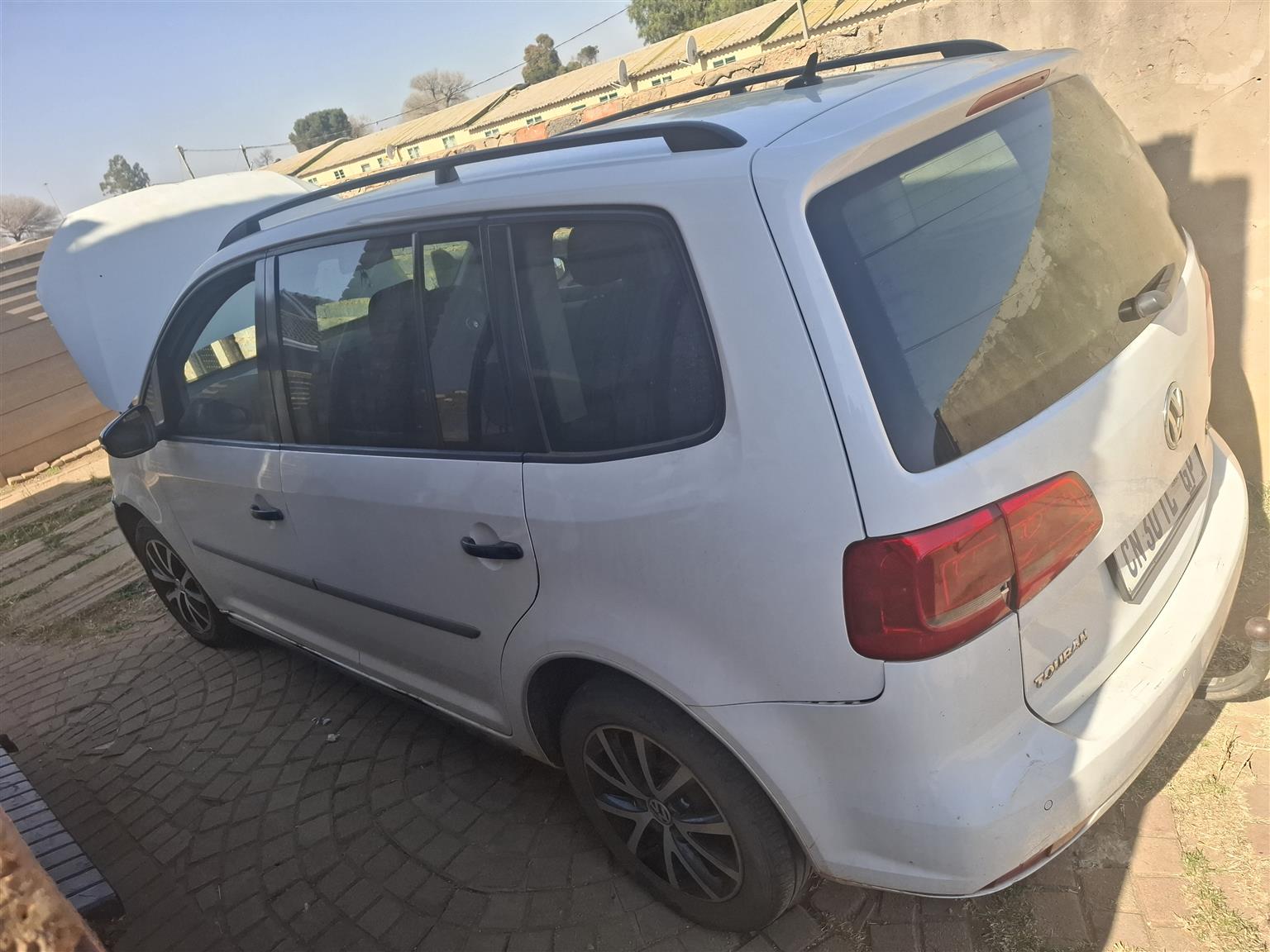 VW Touran 2.0 TDI for Stripping - Private Seller VW Touran 2.0 TDI for Stripping - Private Seller
