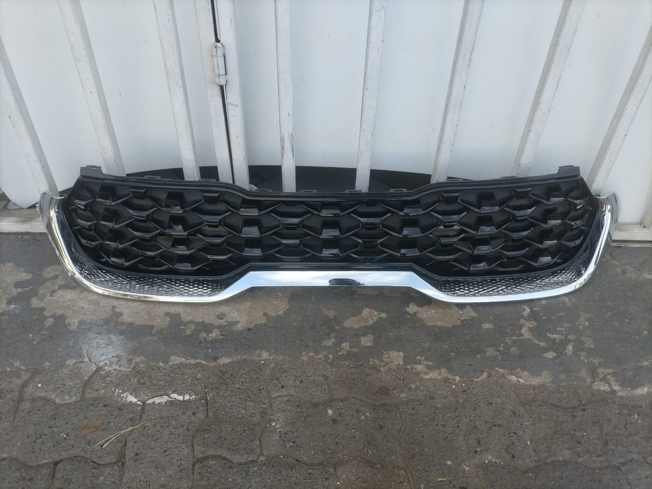 2021-2024 KIA SONET FRONT GRILL FOR SALE - Private Seller