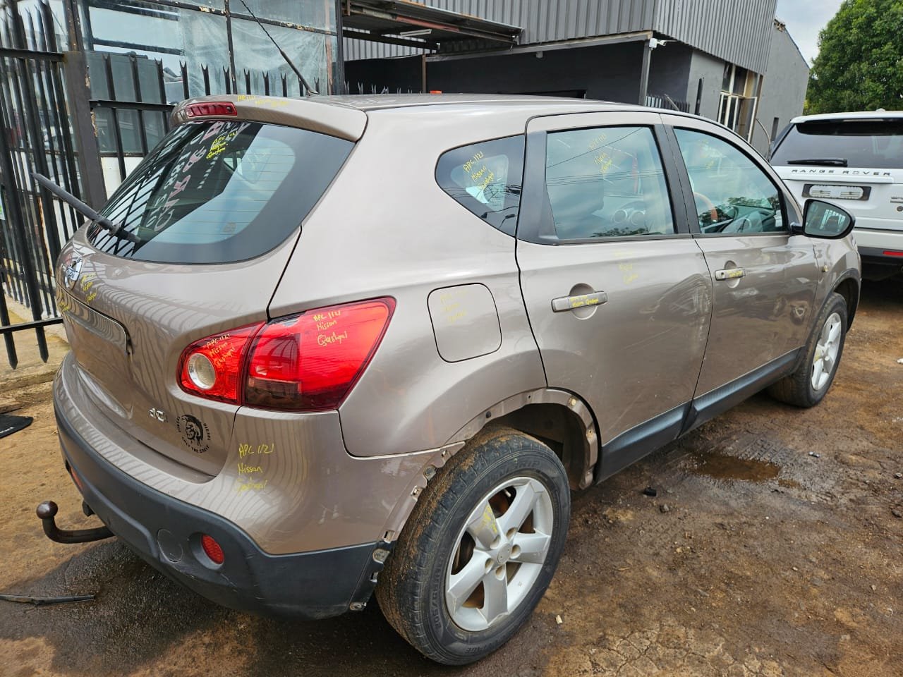 Now Stripping for Spares: Nissan Qashqai J10 2.0 2009 diesel manual