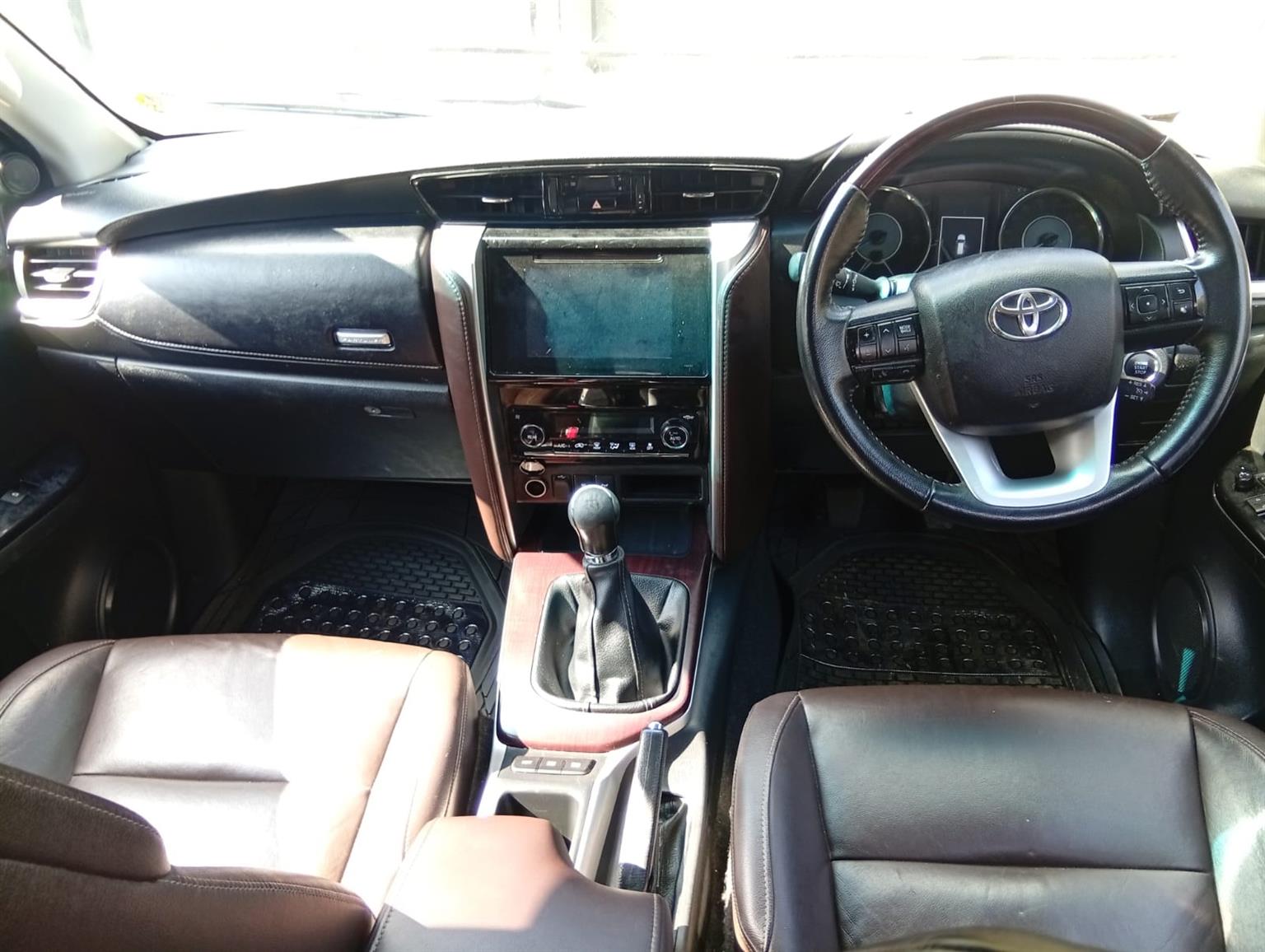 Fortuner 2.8GD-6 SUV 2017 7Seater Diesel Manual 98,000km Leather Seats, G