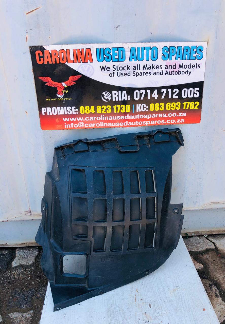 Range Rover Defender L663 left side front half fender liner (2020) - Private Seller Range Rover Defender L663 left side front half fender liner (2020) - Private Seller
