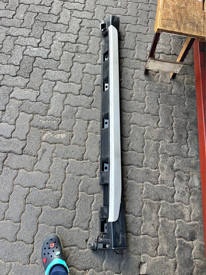 Suzuki front and starlet cross left side skirt - Private Seller Suzuki front and starlet cross left side skirt - Private Seller