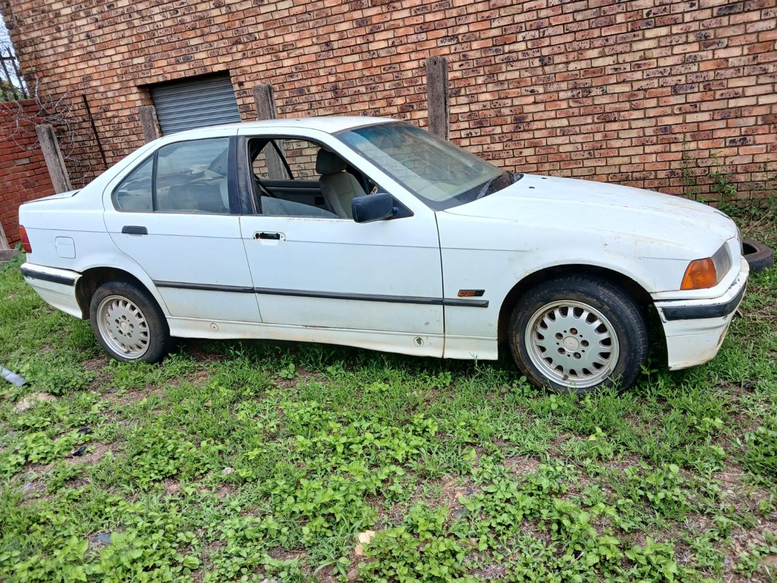 BMW E36 316I BODY PARTS FOR SALE CONTACT FOR PRICE ) - Private Seller