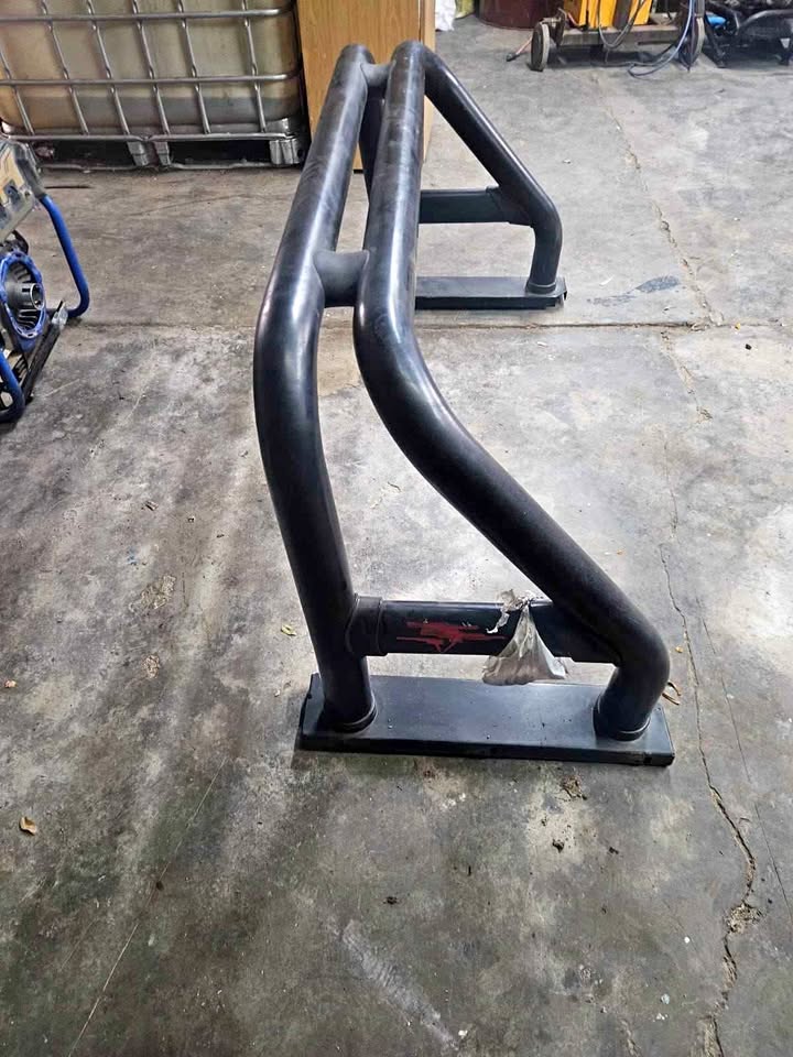 Roll bar for Mahindra pickup bakkie - Private Seller Roll bar for Mahindra pickup bakkie - Private Seller