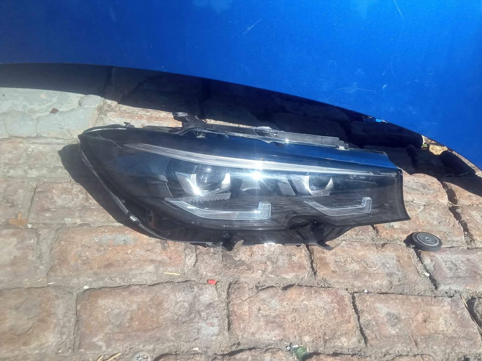 BMW G20 front bumper, bonnet and headlights