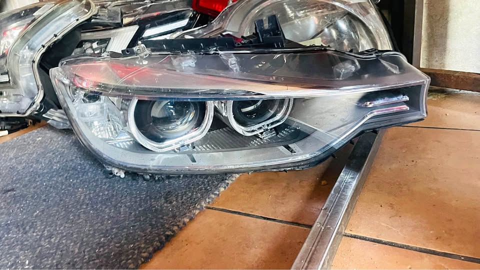 BMW F30 3 Series headlight 2012/19 - Private Seller BMW F30 3 Series headlight 2012/19 - Private Seller