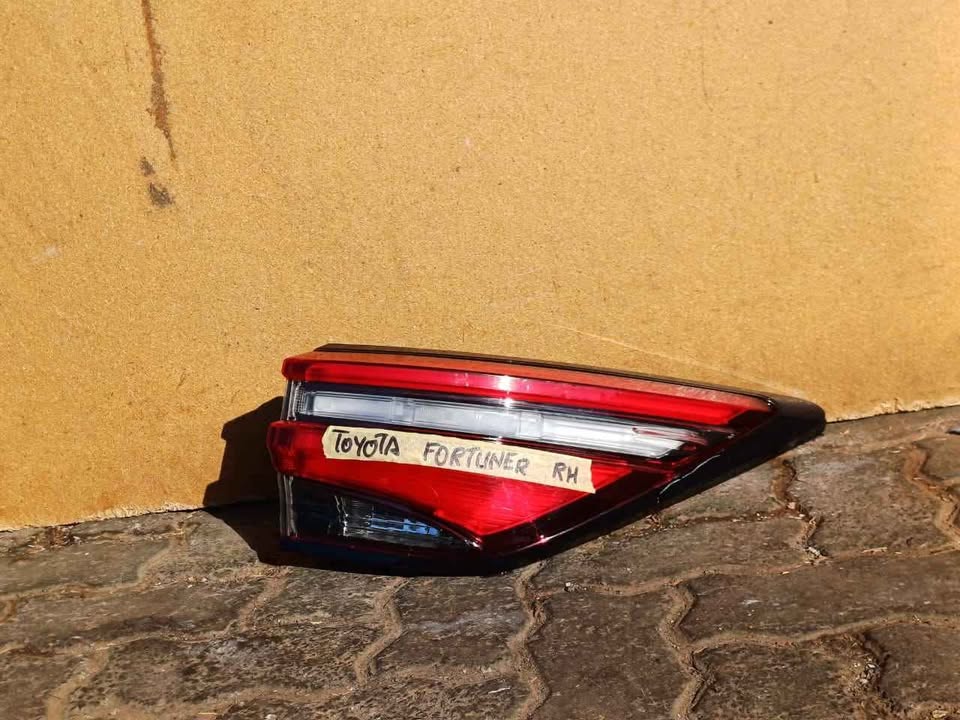 TOYOTA FORTUNER TAILLIGHT (LED) RIGHT SIDE 2024-2025 - Private Seller