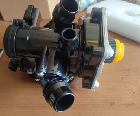 VW GOLF 7 GTI 2.0 CHH BRAND NEW WATER PUMPS FOR SALE - Private Seller