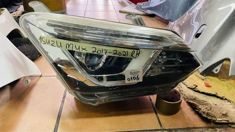 ISUZU MU-X LED HEADLIGHT - Private Seller ISUZU MU-X LED HEADLIGHT - Private Seller