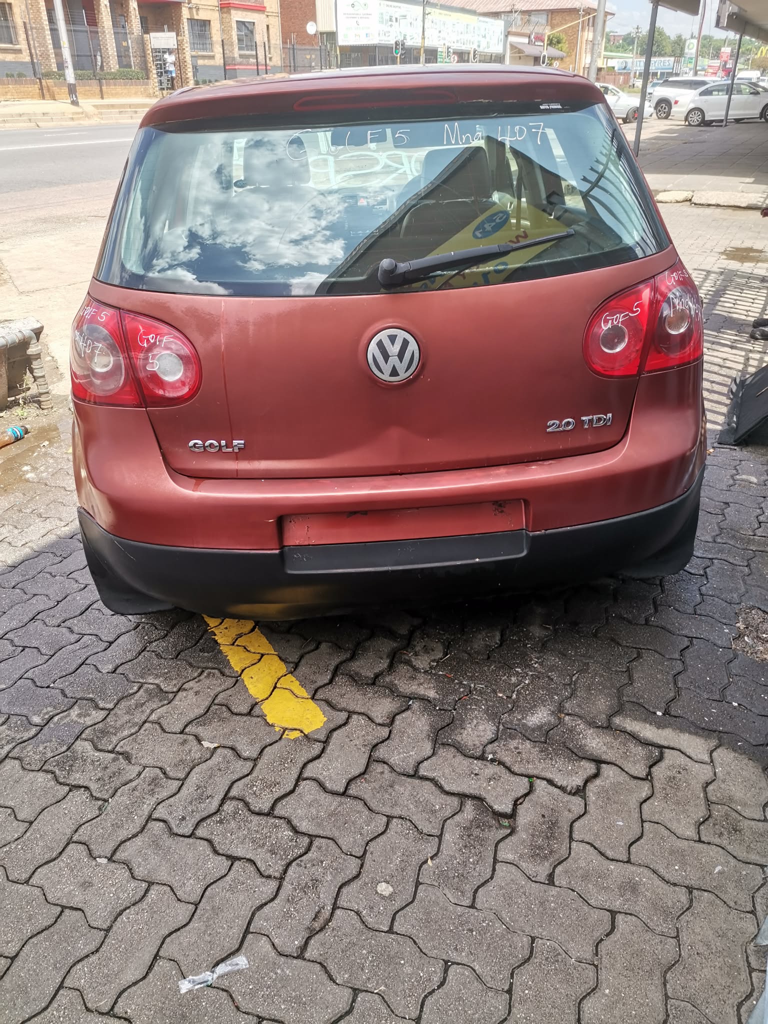 GOLF 5 STRIPPING FOR SPARES - Private Seller GOLF 5 STRIPPING FOR SPARES - Private Seller