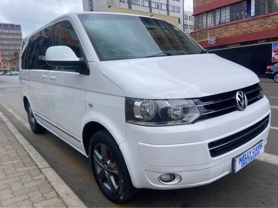 2013 CARAVELLE 4 TDI Motion 2.0 DSG 127000km