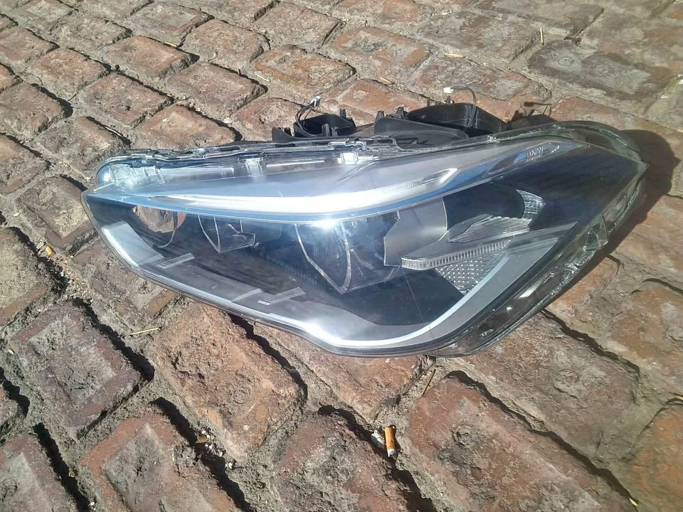 BMW X1 F48 left headlight - Private Seller BMW X1 F48 left headlight - Private Seller