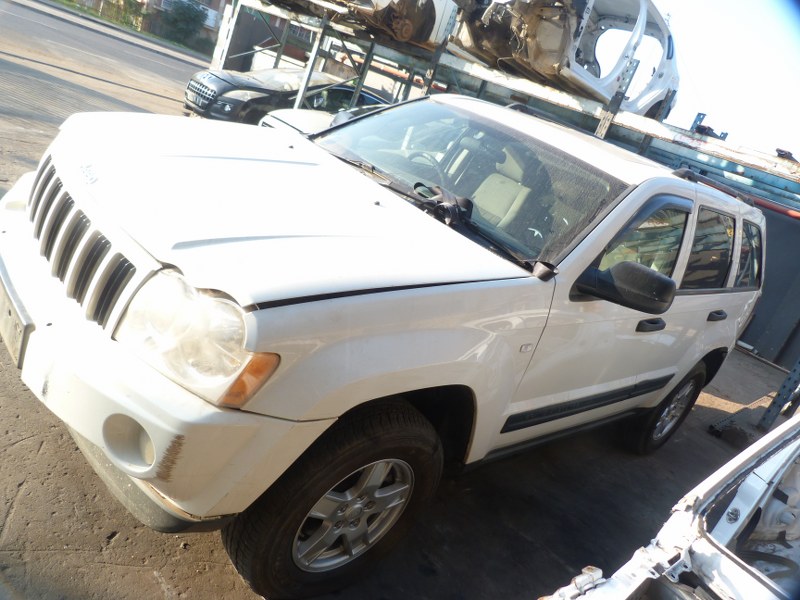 Jeep Laredo Grand Cherokee 3.0 CRD Diesel AT White - 2006 SPARESBOYZ STRIPPING F - Private Seller Jeep Laredo Grand Cherokee 3.0 CRD Diesel AT White - 2006 SPARESBOYZ STRIPPING F - Private Seller