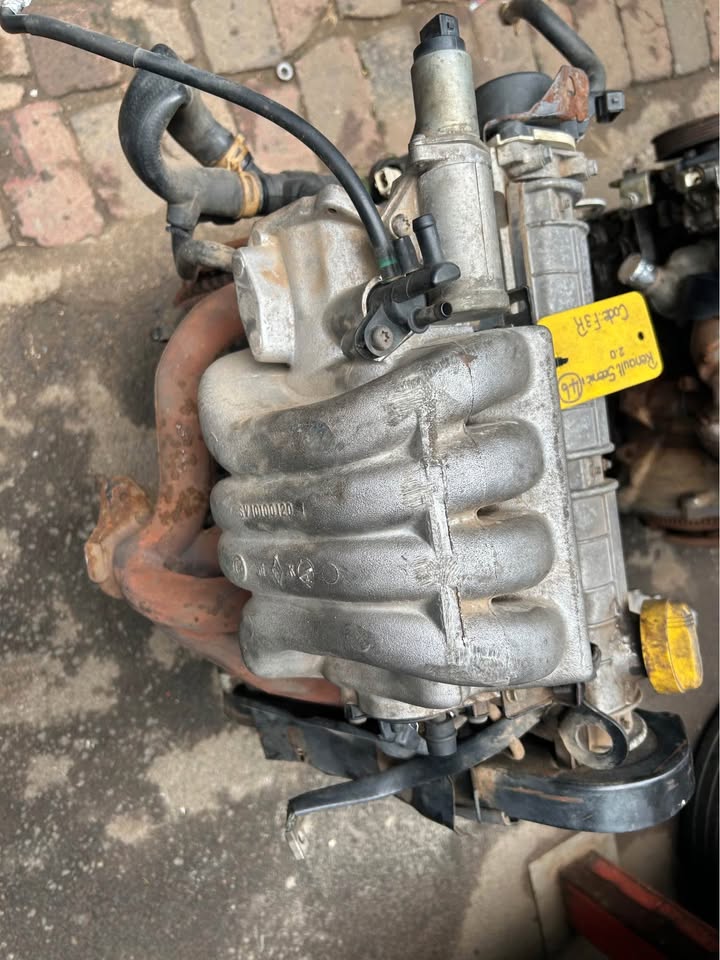 Renault Scenic F3R 2.0 Engine Available Call or WhatsApp - Private Seller