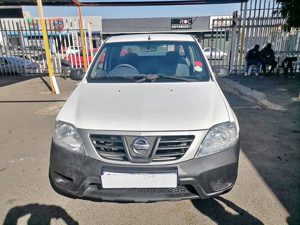2012 Nissan Np200 1.6i Bakkie with a Spare key