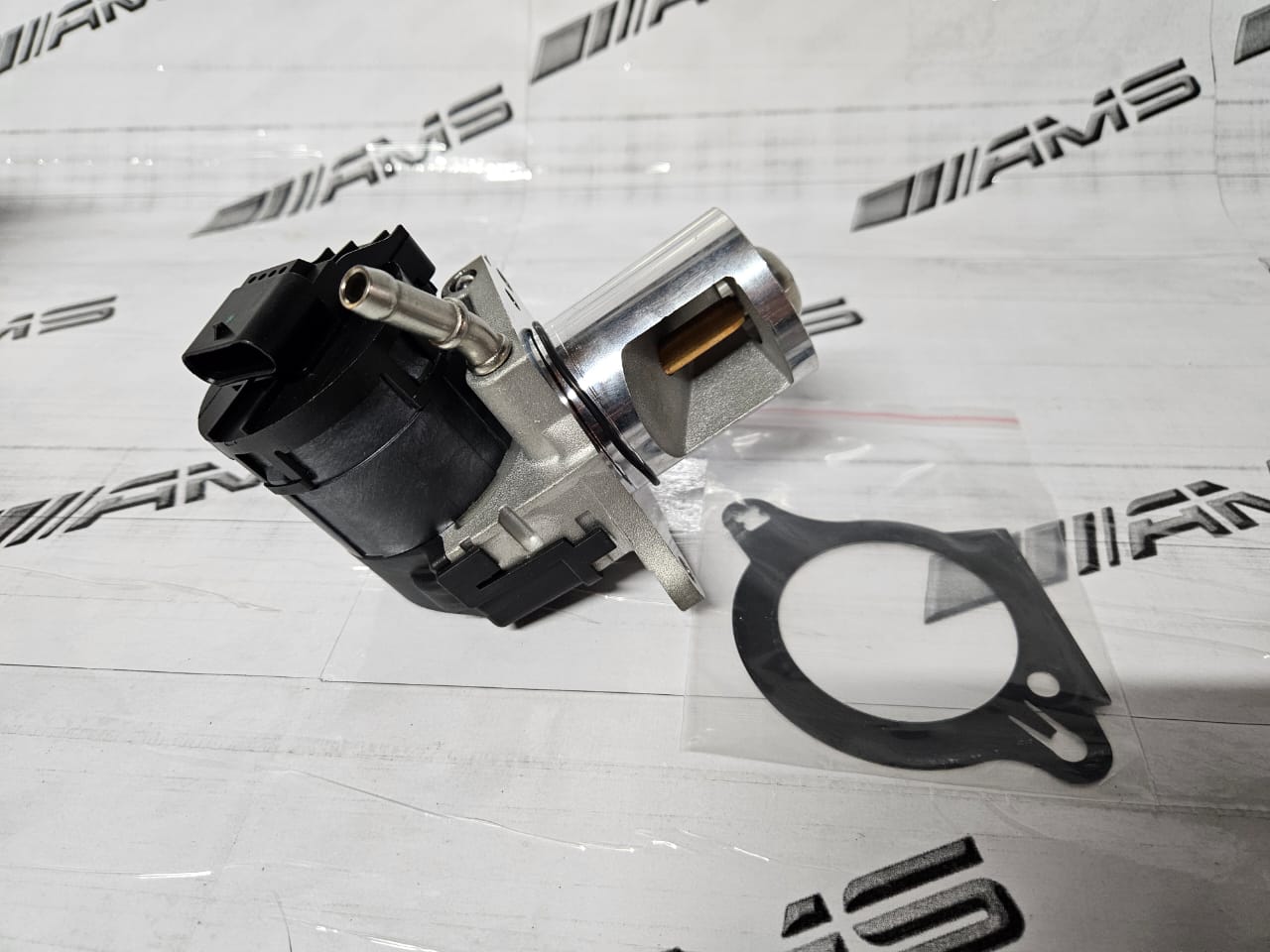 Mercedes Benz M642 EGR valve for sale brand new