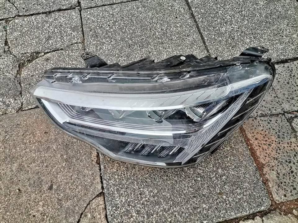 GWM Haval H6 Headlight Left Side 2021 -23 LED  Used Auto Body Spare Part - Private Seller