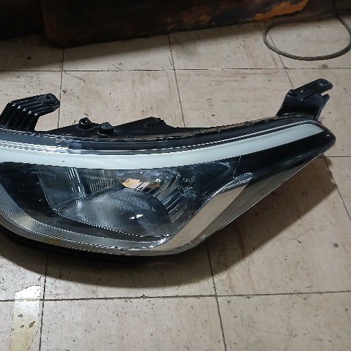 Hyundai i20 grand headlight - Private Seller Hyundai i20 grand headlight - Private Seller