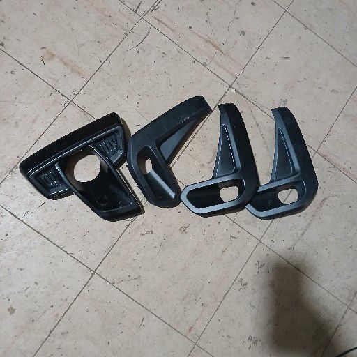 Toyota hilux gd6 foglight cover - Private Seller Toyota hilux gd6 foglight cover - Private Seller
