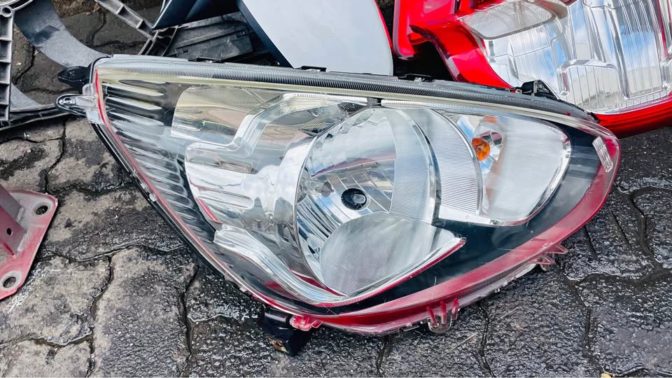 Mitsubishi Mirage headlight - Private Seller Mitsubishi Mirage headlight - Private Seller