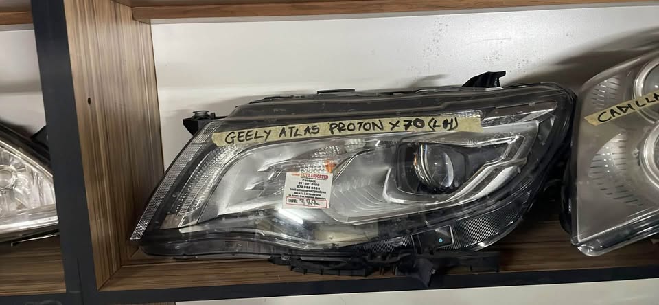 Geely Atlas Proton x70 Headlight Left side - Private Seller Geely Atlas Proton x70 Headlight Left side - Private Seller