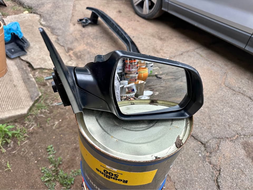 Hyundai creta right side mirror - Private Seller Hyundai creta right side mirror - Private Seller