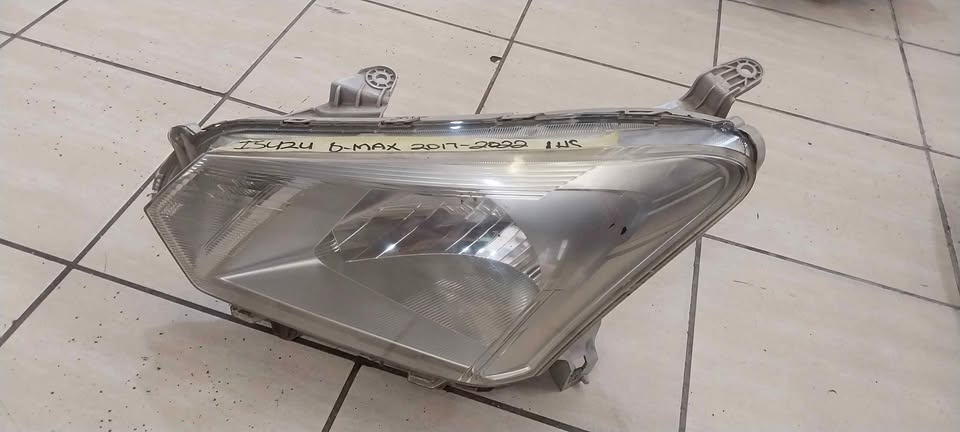 ISUZU DMAX HEADLIGHT 2017-2022 LHS AVAILABLE - Private Seller
