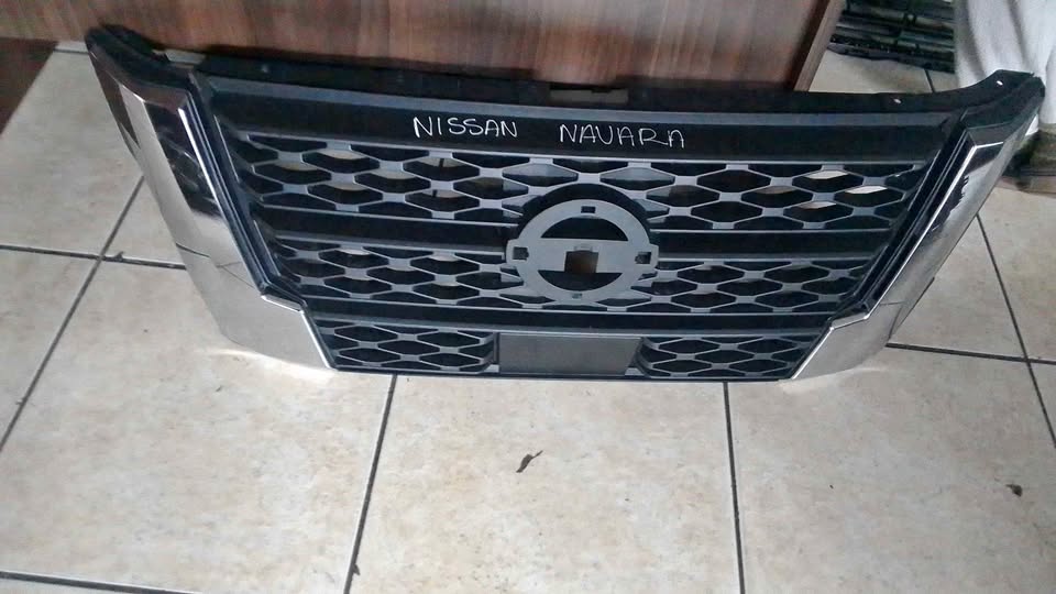 Nissan Navara grill - Private Seller Nissan Navara grill - Private Seller