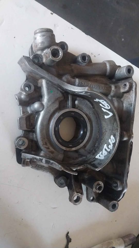 Volvo V60 T4/T3 2012 Oil pump for sale - Private Seller Volvo V60 T4/T3 2012 Oil pump for sale - Private Seller