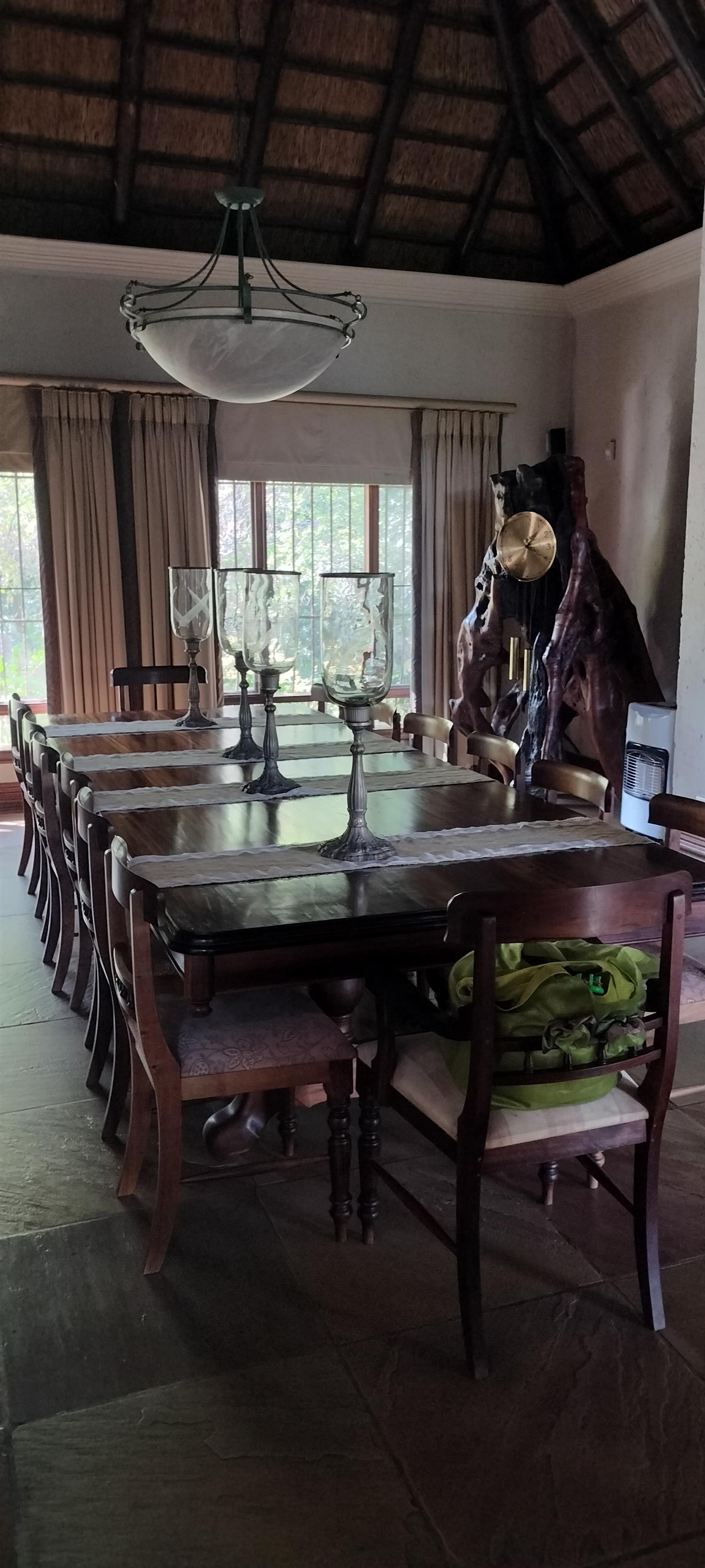 Diningroom Table