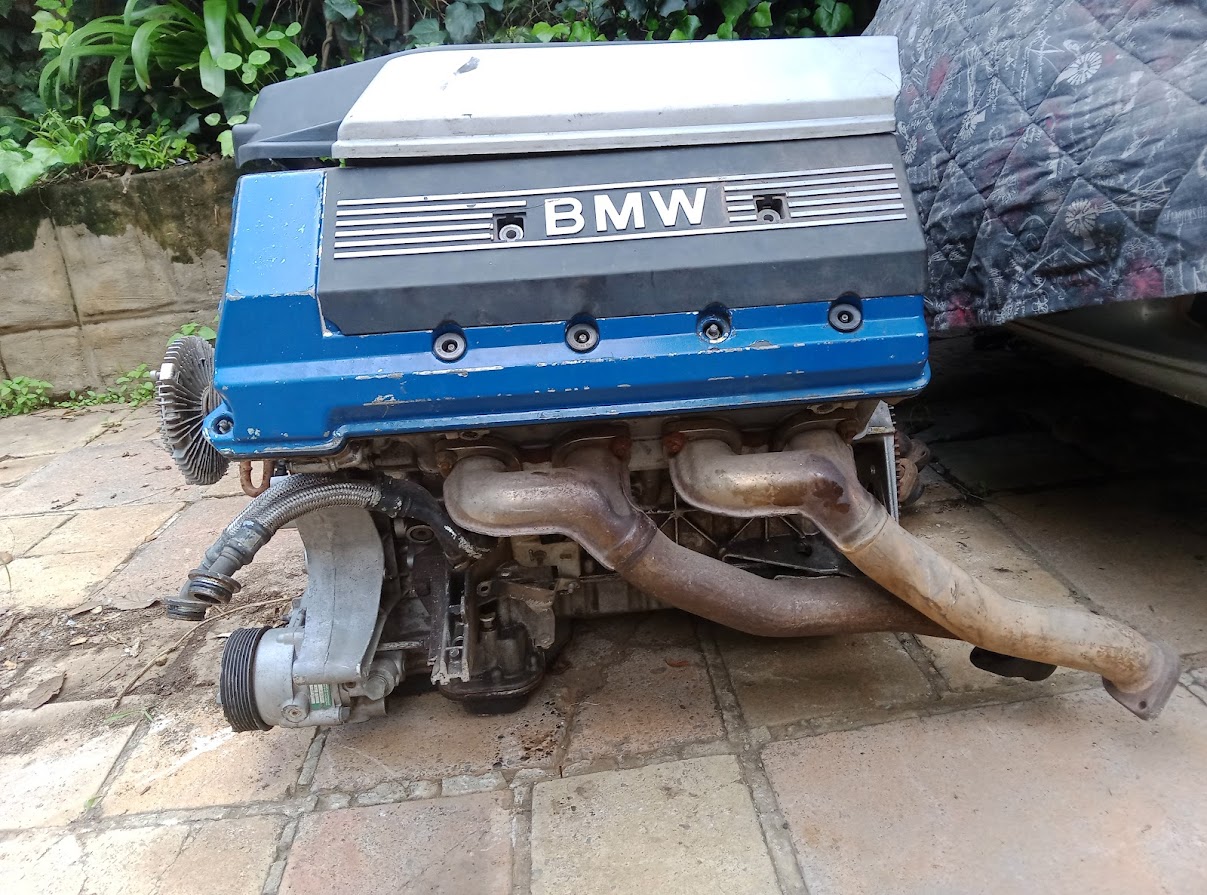 BMW M60 Engine