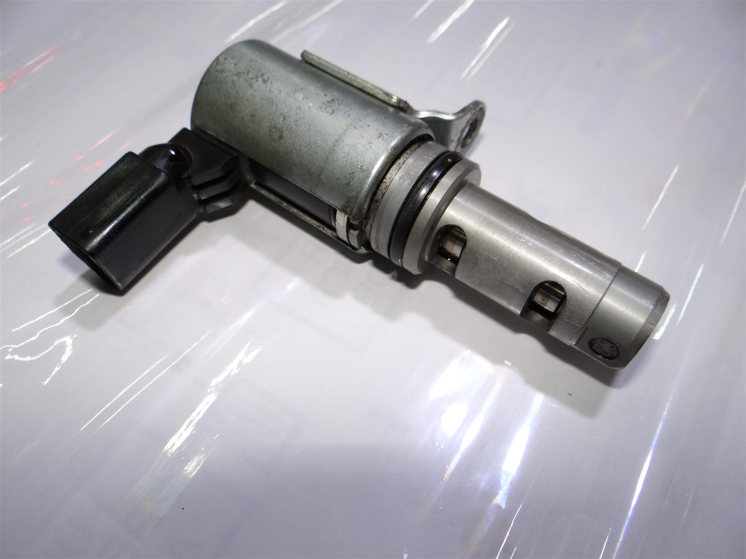 VW and Audi Camshaft Adjustment Solenoid Valve