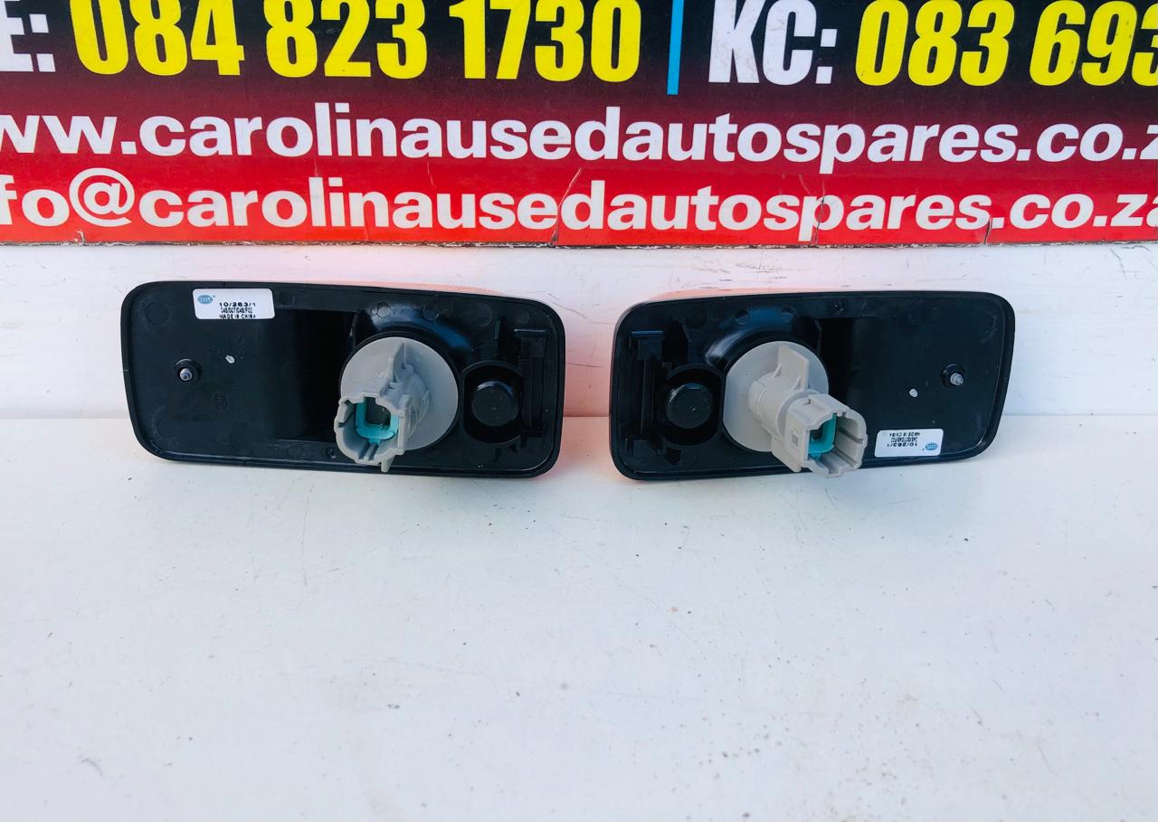 ABS Eicher Cantre pro left and right side fender indicator - Private Seller ABS Eicher Cantre pro left and right side fender indicator - Private Seller