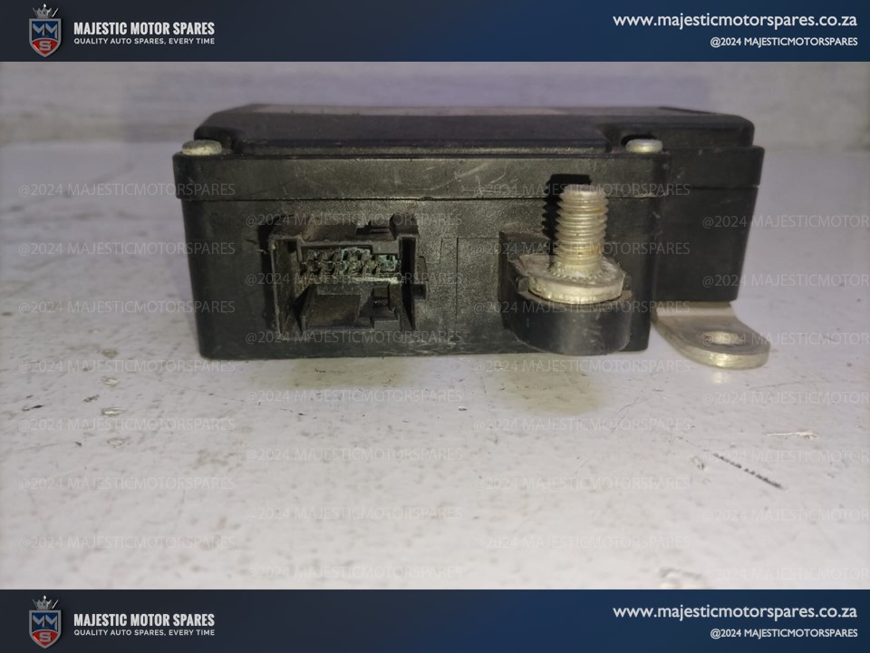 Mercedes-Benz E270 W211 Trunk Battery Load Control Modules for Sale - Private Seller