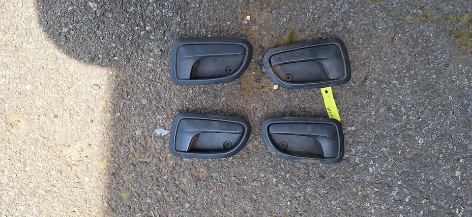 2008 Kia Picanto Inner door Handles For Sale - Private Seller 2008 Kia Picanto Inner door Handles For Sale - Private Seller