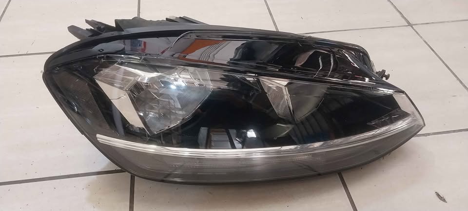 VW GOLF 7 TSI NORMAL HEADLIGHT RHS AVAILABLE