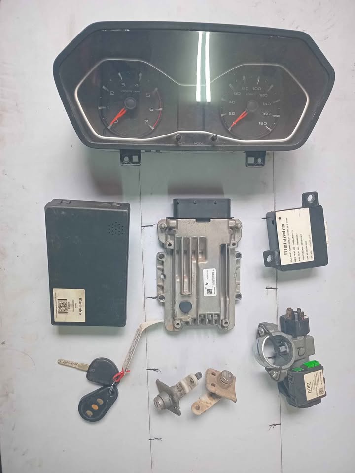 2017 Mahindra Scorpio 2.2 S10 lock set for sale - Private Seller 2017 Mahindra Scorpio 2.2 S10 lock set for sale - Private Seller