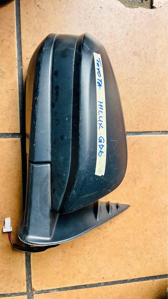 Toyota Hilux GD6 side mirror - Private Seller Toyota Hilux GD6 side mirror - Private Seller