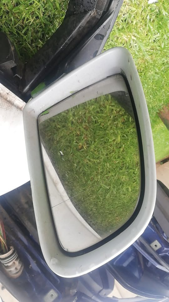 AUDI A4 B6 RIGHT MIRROR FOR SALE - Private Seller