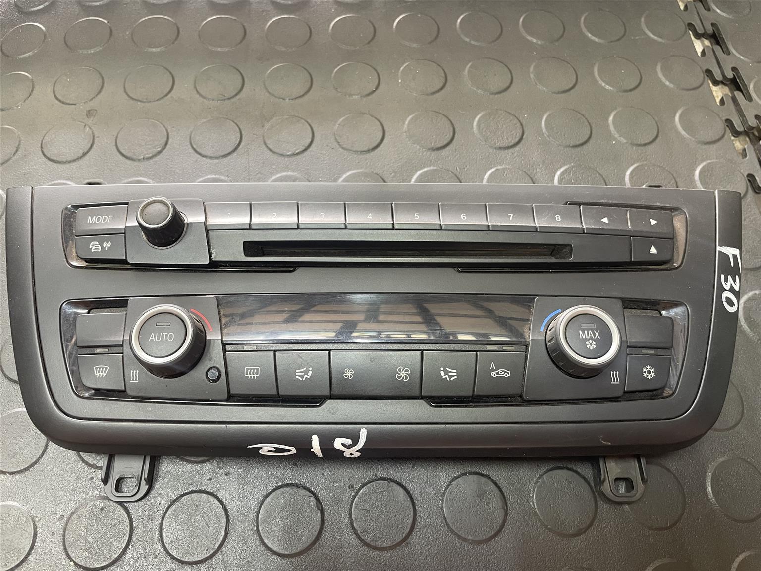 2012 - 2016 BMW 328i 320 F30 CLIMATE AND RADIO CONTROL - Private Seller