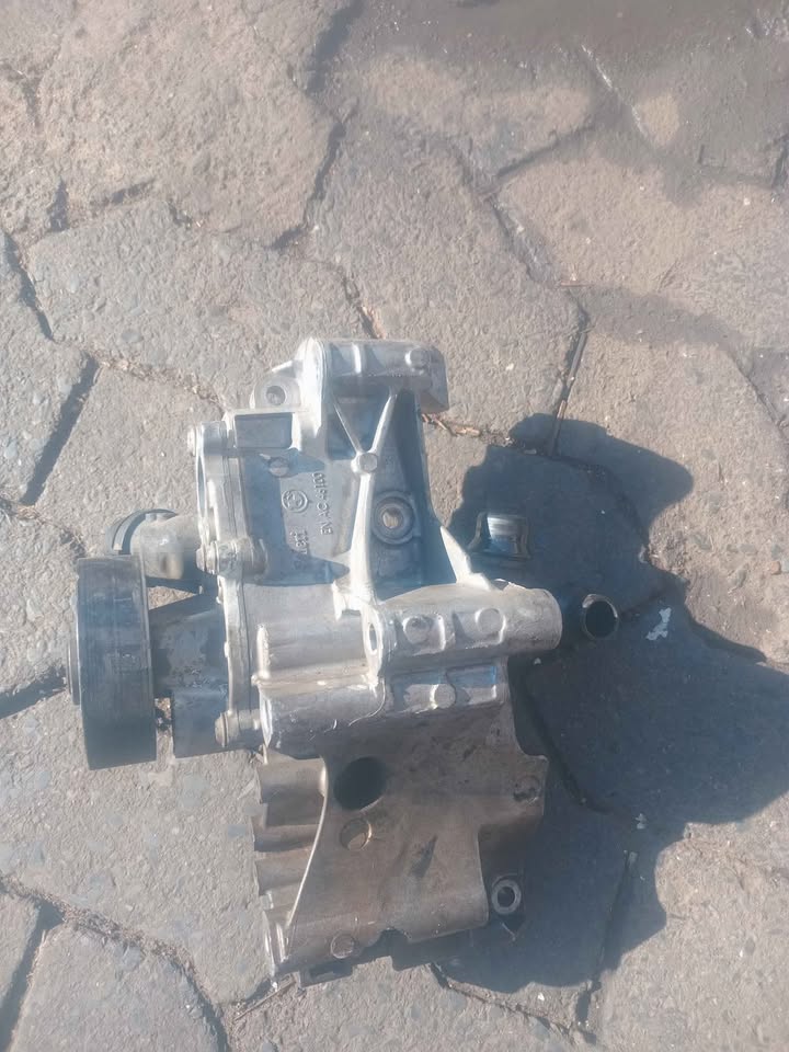 BMW 5 Series 2018- 530i 2.0 1995cc Water Pump 8650988 - Private Seller BMW 5 Series 2018- 530i 2.0 1995cc Water Pump 8650988 - Private Seller