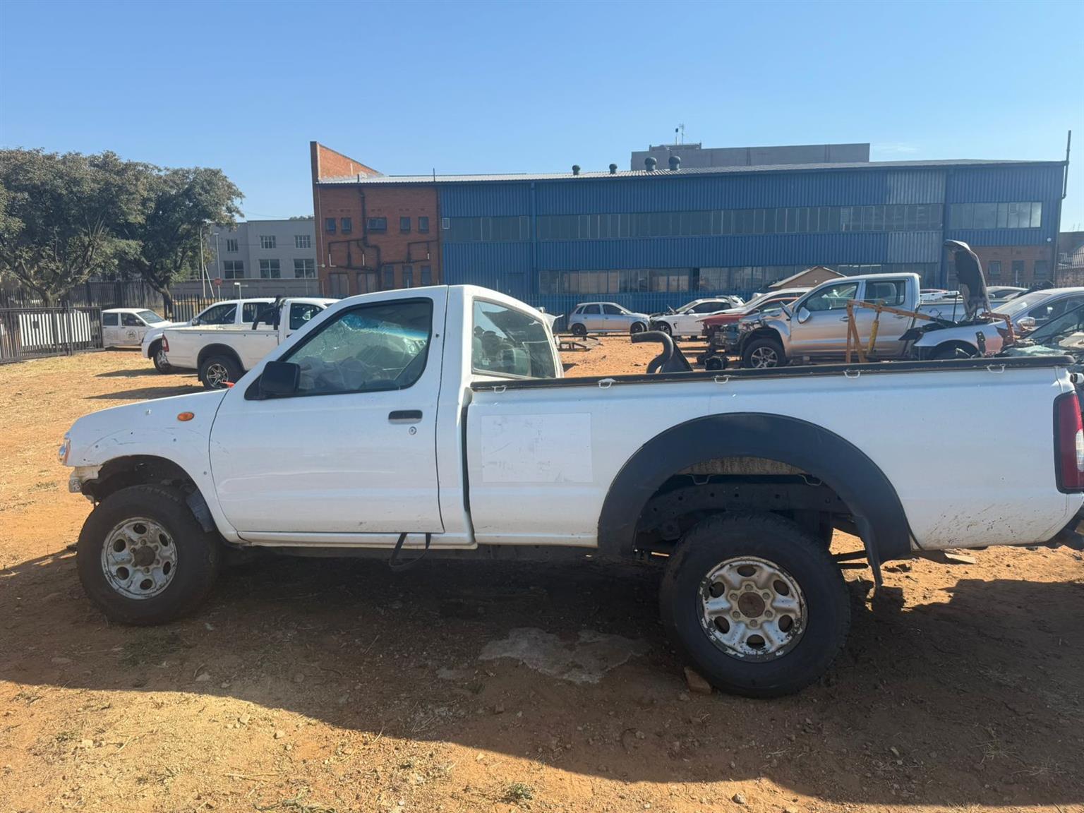 Nissan np300 hardbody breaking for parts